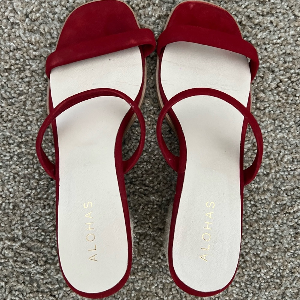 alohas low heel sandal